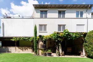 Großzügiger Garten