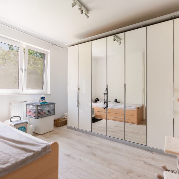 Schlafzimmer 1