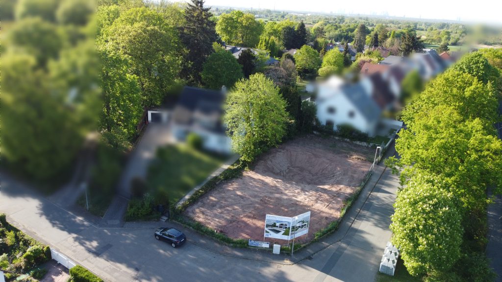 Sonniges Eckgrundstück