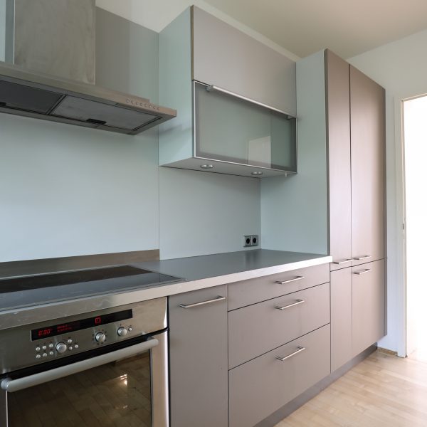 Voll ausgestattete Einbauküche 2