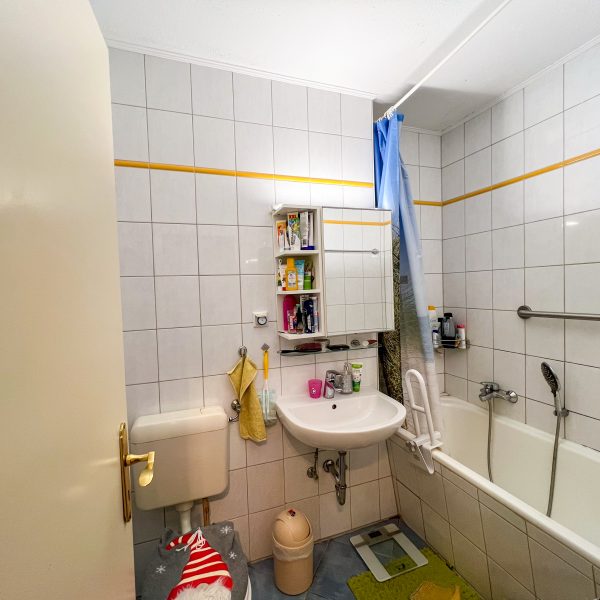 Badezimmer mit Badewanne