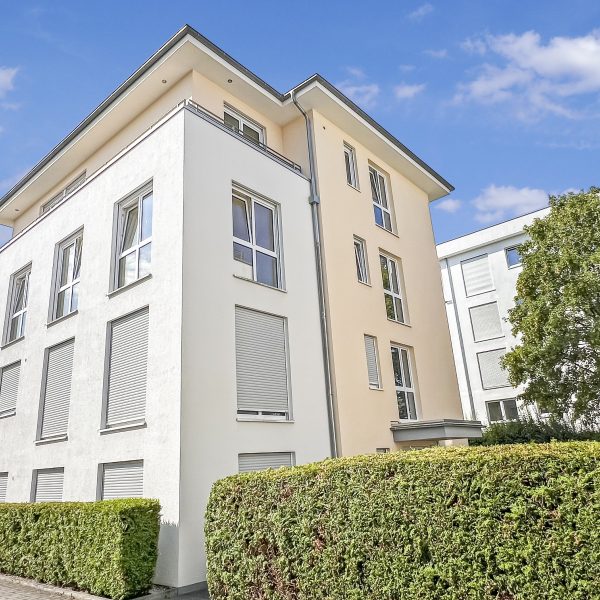 Modernes 3-Familienhaus