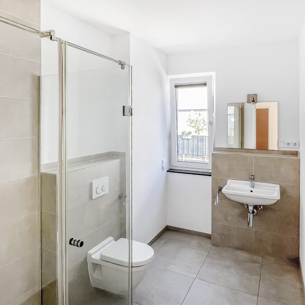 Zweites Tageslicht-Badezimmer