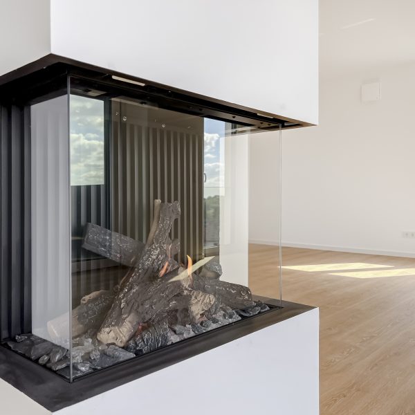 Moderner Kamin