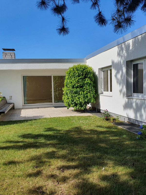 Modernes freistehendes EFH